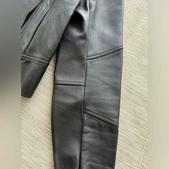Leather jacket - Picture 13 of 16